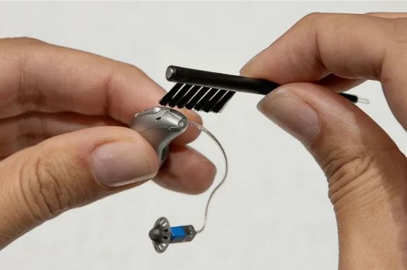 dzirdes aparātu tīrīšana