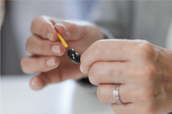 Dzirdes aparāta filtra nomaiņa