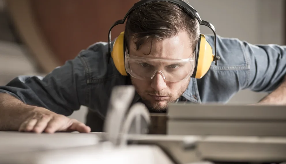 dzirdes skrīnings darba vietā